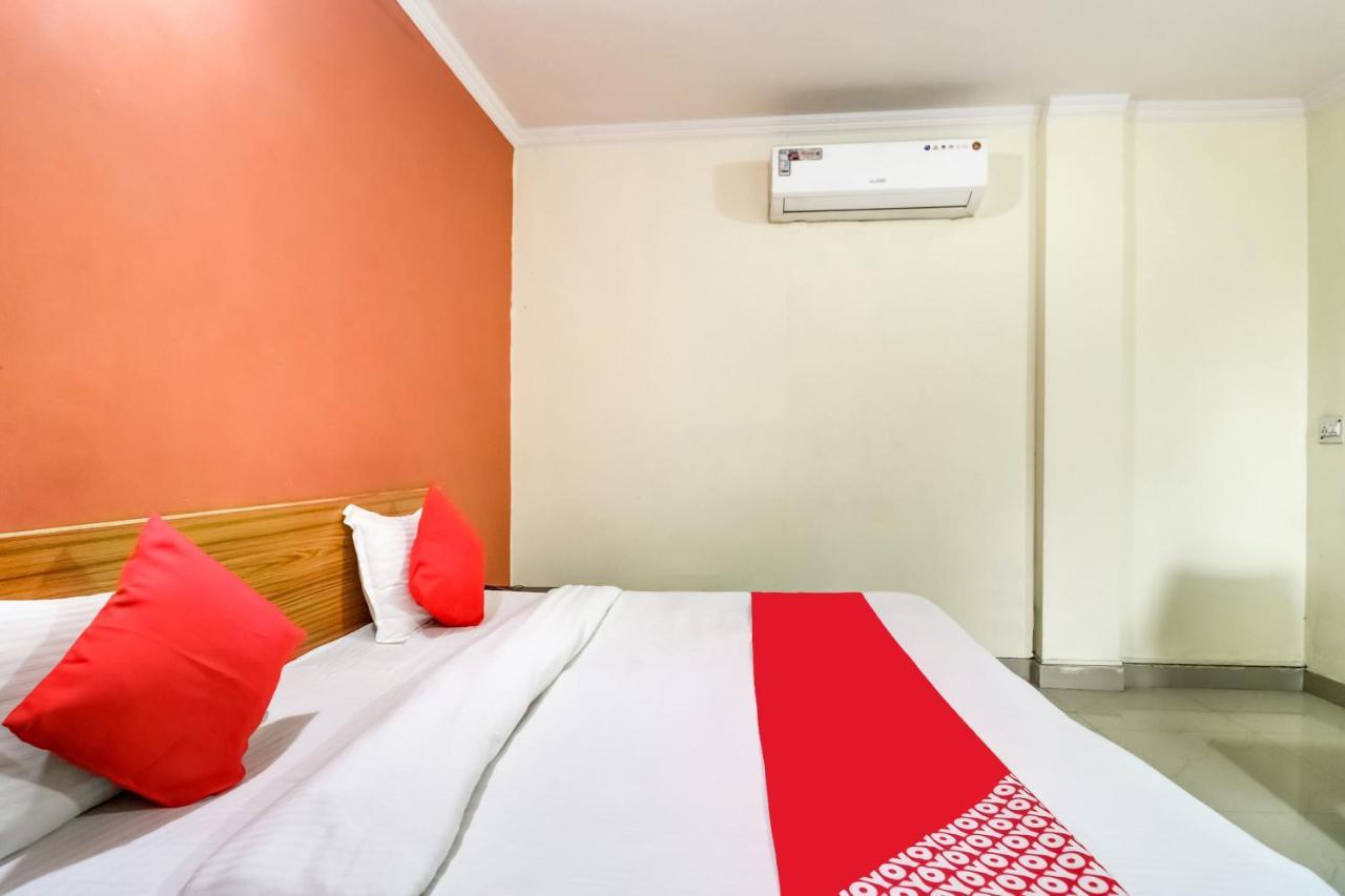 Oyo Hotel R K Residency Gurgaon Dış mekan fotoğraf