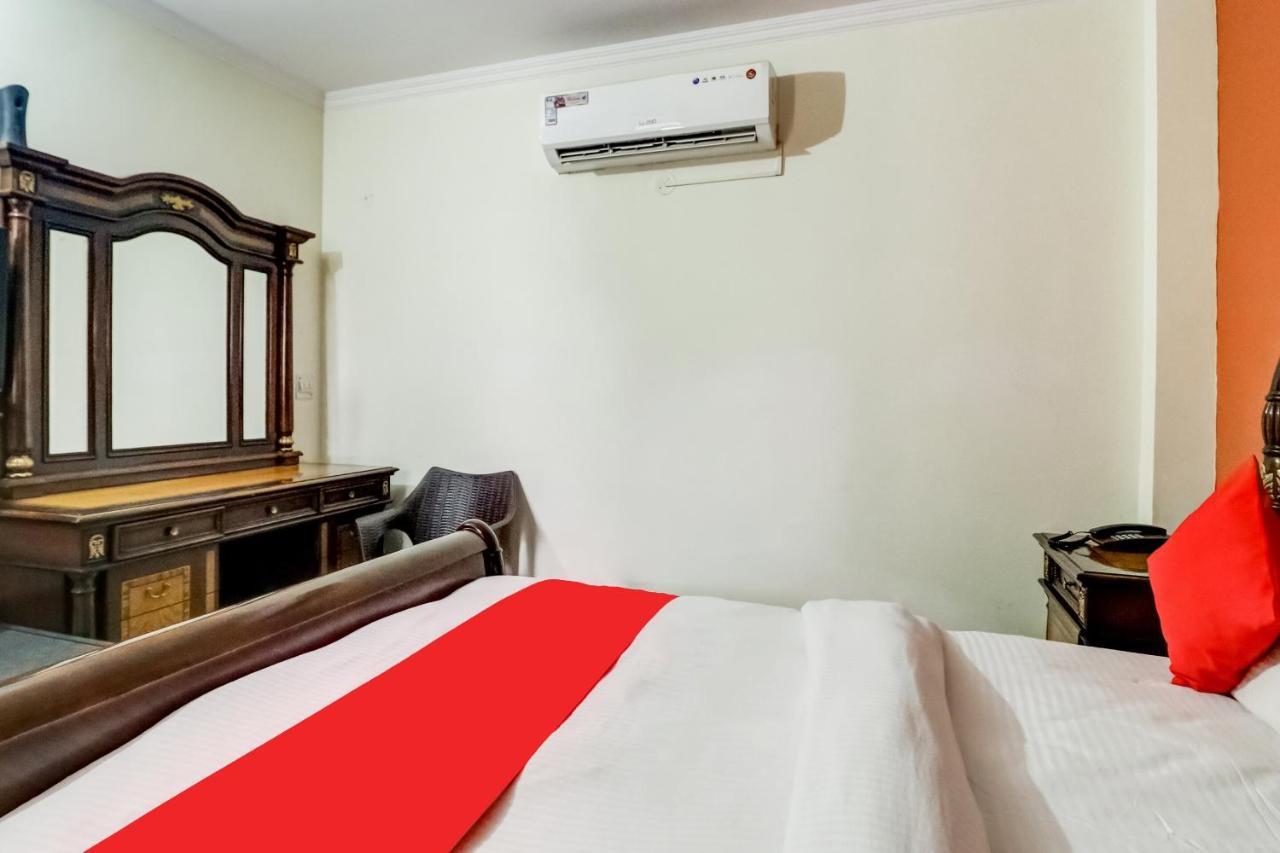 Oyo Hotel R K Residency Gurgaon Dış mekan fotoğraf