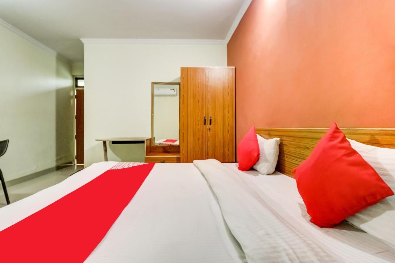 Oyo Hotel R K Residency Gurgaon Dış mekan fotoğraf