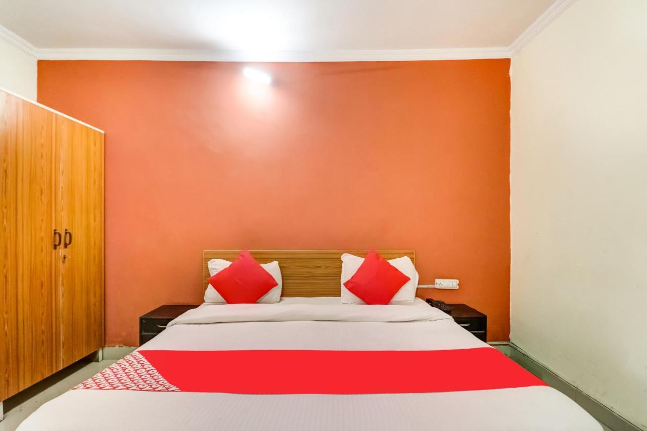 Oyo Hotel R K Residency Gurgaon Dış mekan fotoğraf
